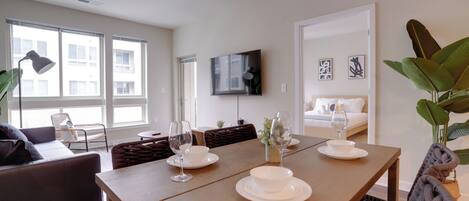 Deluxe Apartment, Balcony | In-room dining