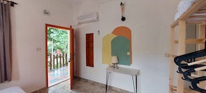 Habitació doble clàssica, vistes al jardí | Decoració individual, escriptori i habitacions insonoritzades