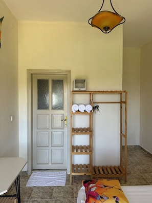 Habitació doble clàssica, vistes al jardí | Decoració individual, escriptori i habitacions insonoritzades