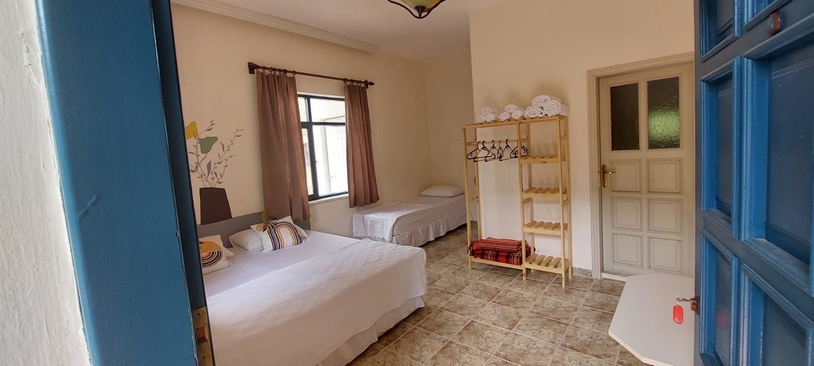 Habitación clásica doble, vistas al jardín | Decoración individual, escritorio, sistema de insonorización