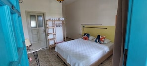 Habitació doble clàssica, vistes al jardí | Decoració individual, escriptori i habitacions insonoritzades