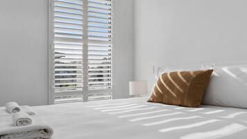 2 bedrooms, iron/ironing board, travel cot, WiFi