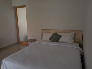 Desk, soundproofing, free WiFi - Maha Rama Villas Amed (Karangasem)