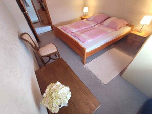 4 室のベッドルーム、WiFi