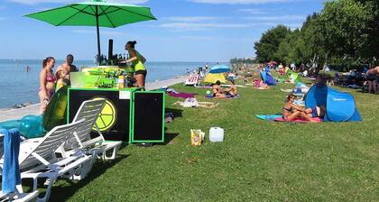 Holiday apartment with pool, Wi-Fi and terrace