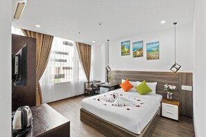 Deluxe Double Room | Minibar, desk, laptop workspace, soundproofing - The Happy House Hotel & Apartment (Da Nang)
