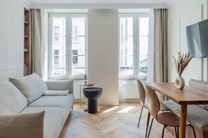 Smart TV - Lavie Maison｜Eiffel Diagonal (Paris)