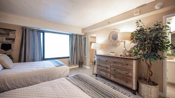 1 habitación, cortinas blackout y tabla de planchar con plancha