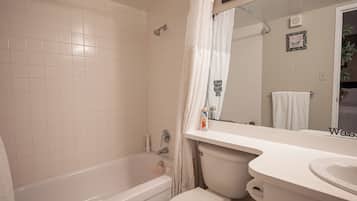 Family Apartment | Bathroom