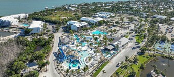 Villa 3237 Captiva Island Escape: Updated Condo with Pool, Steps to Beaches