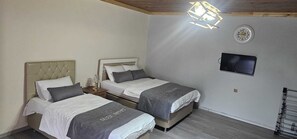 Cortinas blackout y sistema de insonorización 
