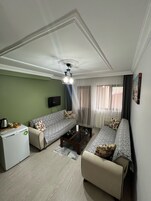 Family Apart Daire | Güneşlik/perde, ses yalıtımı,  ütü/ütü masası 