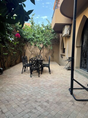 Outdoor dining - Villa K Targa (Marrakech)