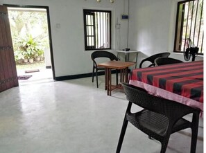 Dining - WEERA VILLA - Galle, Sri Lanka  (Unawatuna)