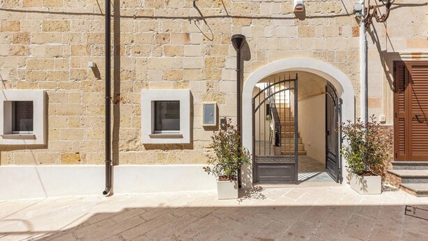 Exterior detail - La Piccola Corte - Appartamento1 by BarbarHouse (Maruggio)