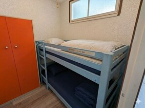 2 bedrooms