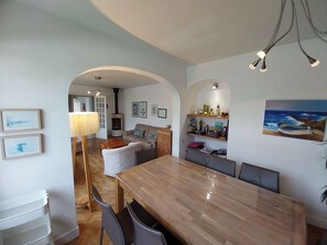 Dining - Beautiful family house in Meucon (Meucon)
