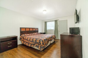 Chambre Standard, 1 très grand lit, fumeur