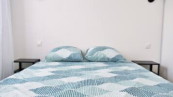 3 chambres, fer et planche Ă repasser, Wi-Fi, draps fournis