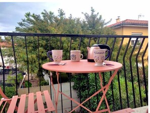 تناول الطعام بالخارج