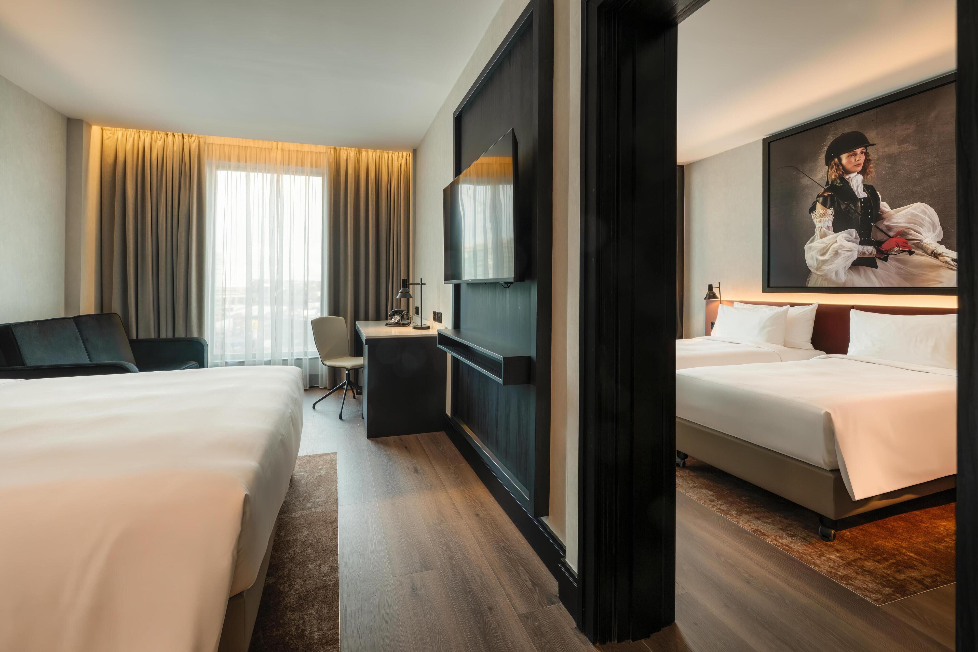 Roupas de cama antialérgicas, frigobar, cofres nos quartos