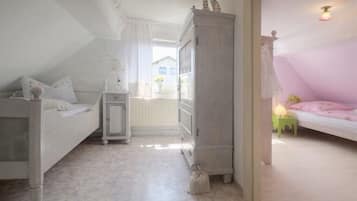 5 bedrooms, free WiFi, bed sheets