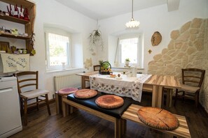Dining - Ruhige Lage, Direkt am Wald, Ausgangspunkt für Viele Wanderungen, Kinderfreundl (Bernstein)