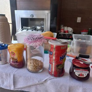فطور مطهو حسب الطلب مجانًا يوميًا