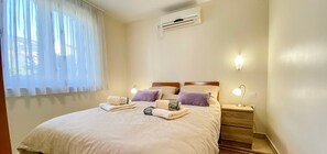2 bedrooms, desk, free WiFi, bed sheets