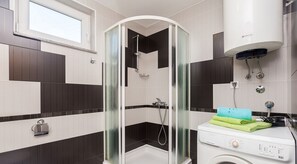 Shower, towels