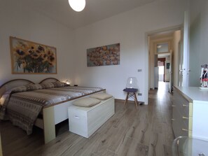 3 bedrooms, iron/ironing board