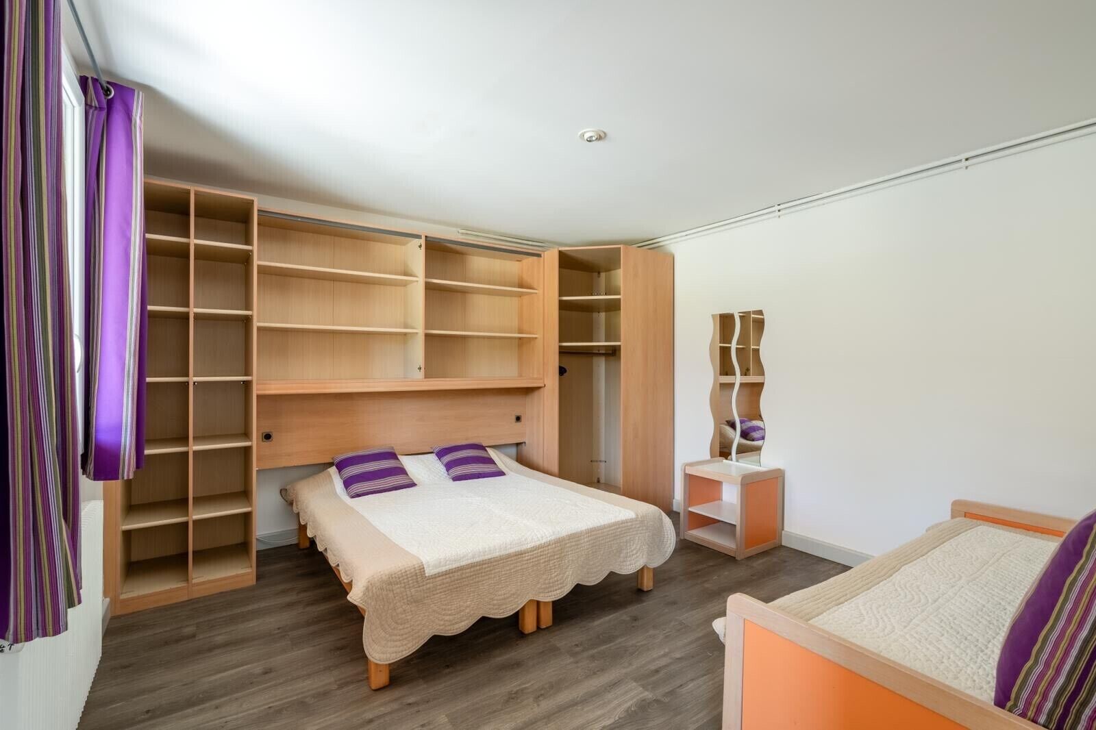 1 chambre, lit parapluie, Wi-Fi, draps fournis