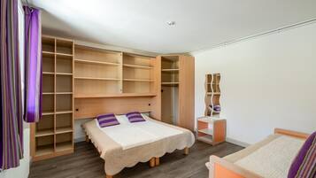 1 chambre, lit parapluie, Wi-Fi, draps fournis