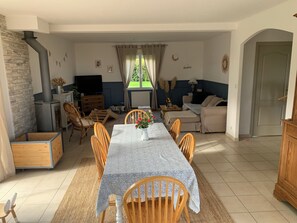 Dining - Pavillon Avec Terrain (Montebourg)