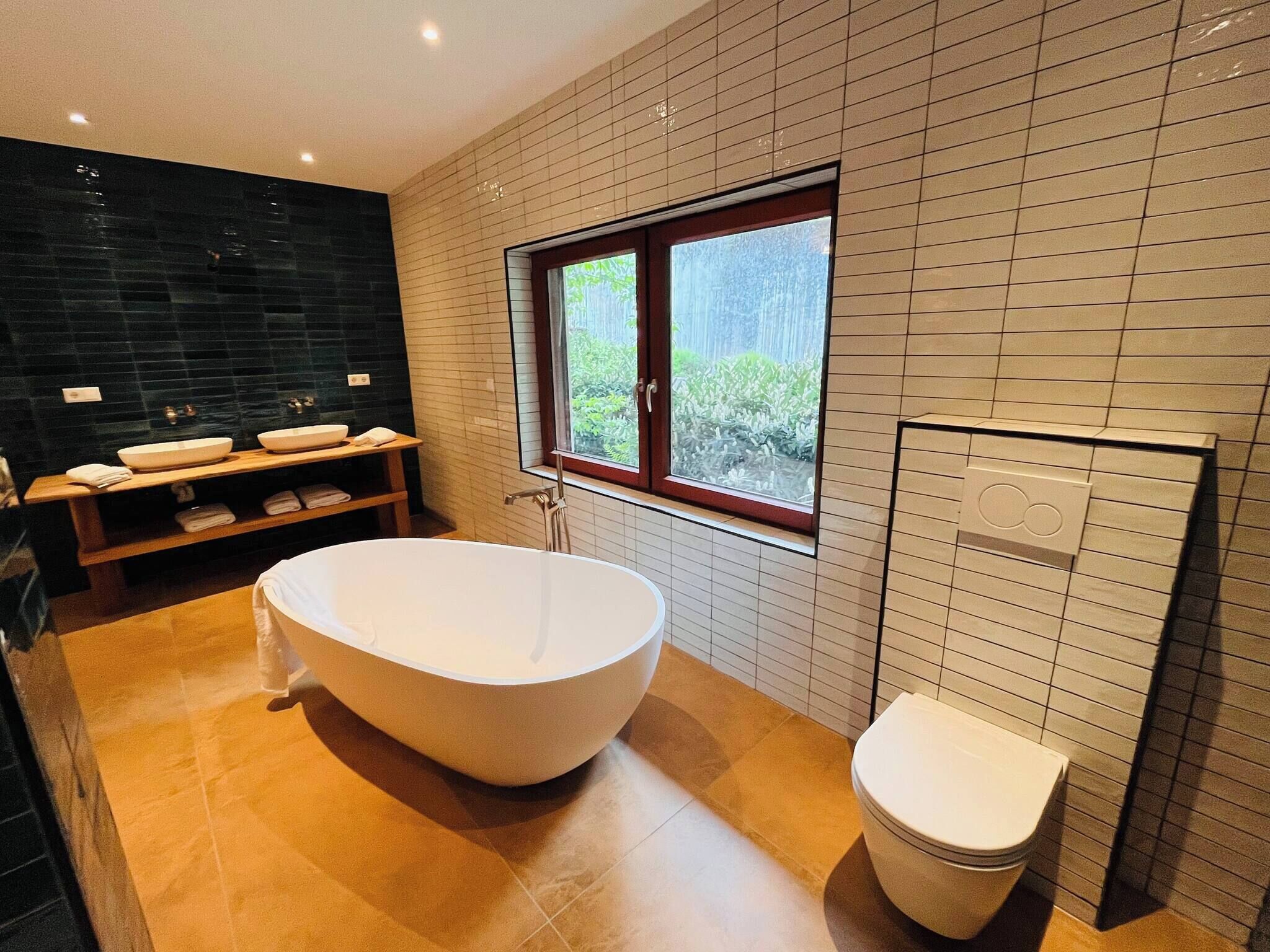 Apartment, 1 Schlafzimmer, Terrasse, Gartenblick | Badezimmer | Bademäntel, Toilettenpapier