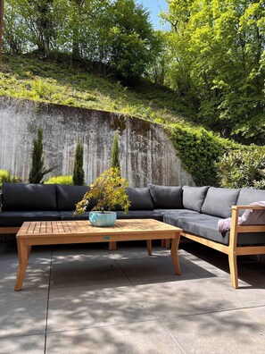 Apartment, 1 Bedroom, Terrace, Garden View | Bahagian luar