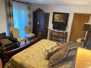 1 chambre, fer et planche à repasser, accès au Wi-Fi (inclus)