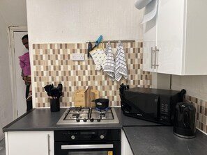 House | Private kitchen - Remarkable 3-bed House in Liverpool (Liverpool)