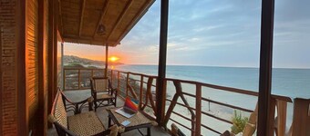 ¡vive el Paraíso en Justo en la Gloria! ¡goza Esta Casa de Playa y Vista al Mar!