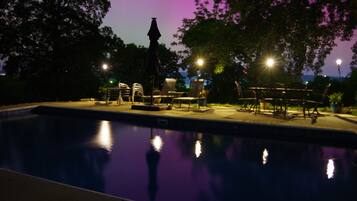 Outdoor pool, a heated pool