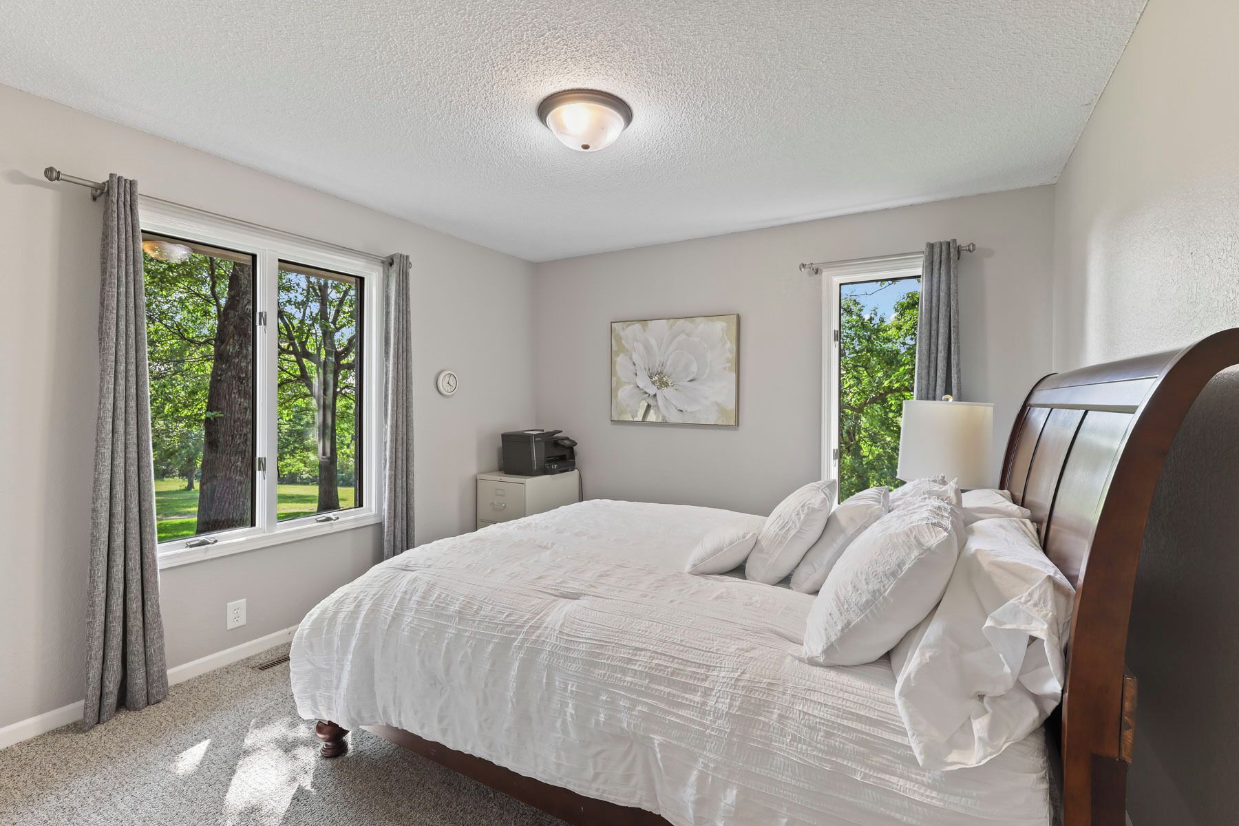 4 bedrooms, desk, iron/ironing board, WiFi