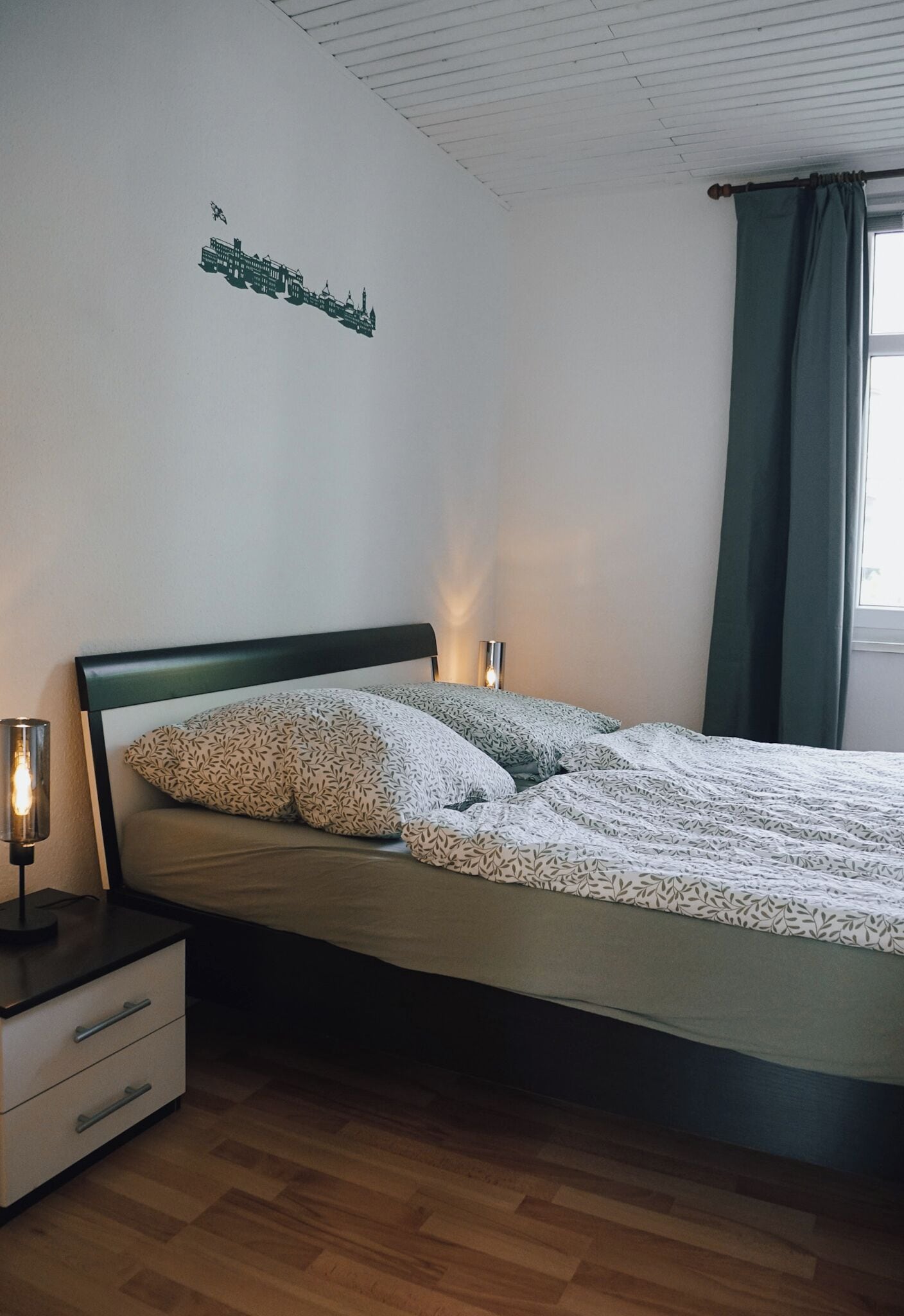 2 Schlafzimmer, Reisekinderbett, kostenloses WLAN, Bettwäsche