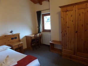 Escriptori i wifi gratuïta 