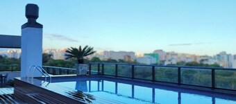 Lindo Studio em Frente ao Parque Farroupilha com Garagem