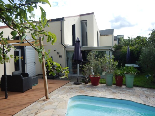 Terrace/patio - Maison Avec Piscine Proche Paris et Disney (Émerainville)