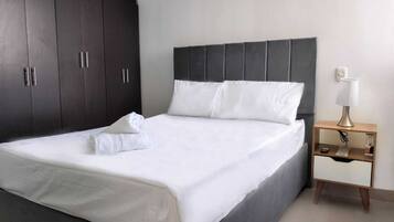 2 makuuhuonetta, silitysrauta/-lauta, ilmainen Wi-Fi, vuodevaatteet