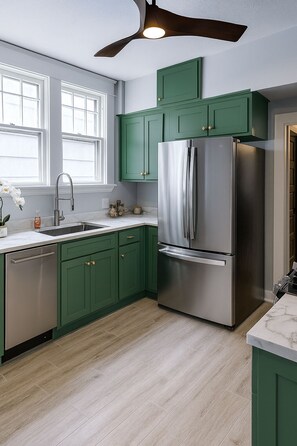 Coffee/tea maker, fridge, microwave, oven