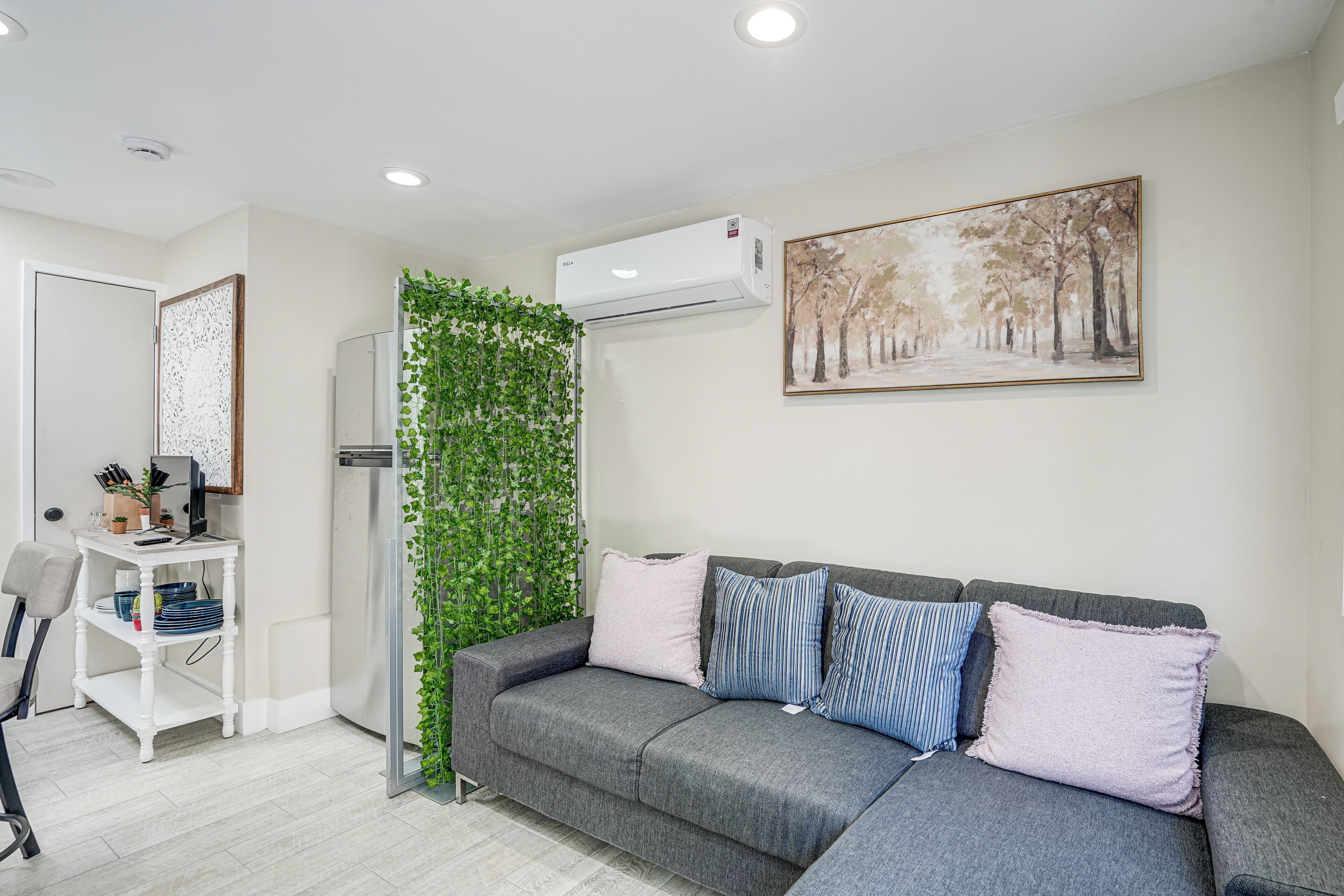 Bay Area Studio Suite ~ 3 Mi to Shoreline!