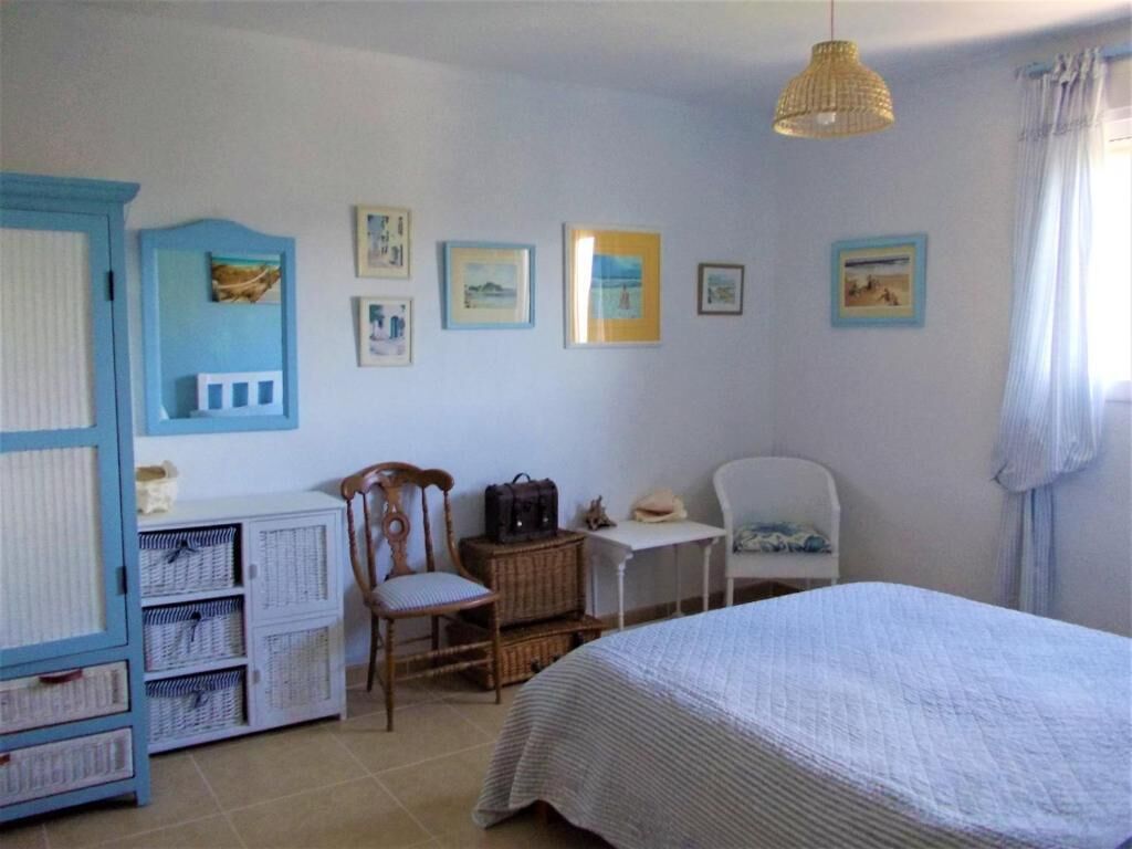 5 chambres, fer et planche à repasser, Wi-Fi, draps fournis