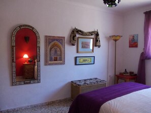 5 quartos, ferros/tábuas de passar roupa, Wi-Fi, roupa de cama